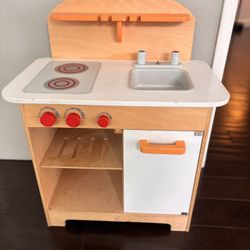 Toddler/kids Toy Kitchen Plus Accessories 