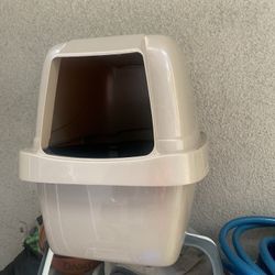 Sifting Covered Litter Box