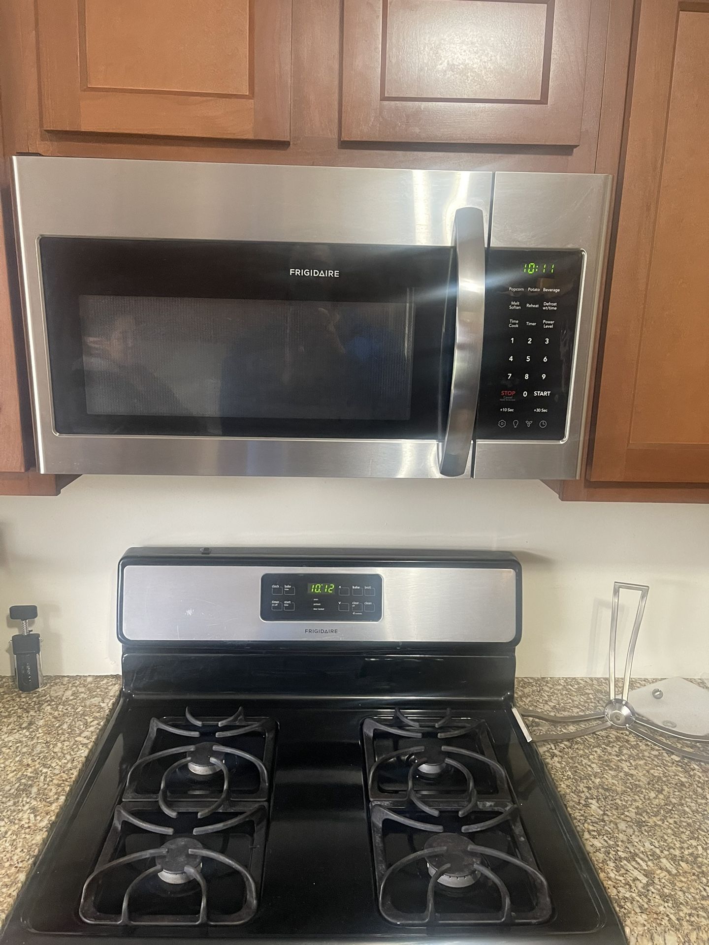 Frigidaire Microwave With Range