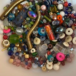 “That CRAZY Beader!!!” Vintage Glass Bead Mix Collection Lot#C