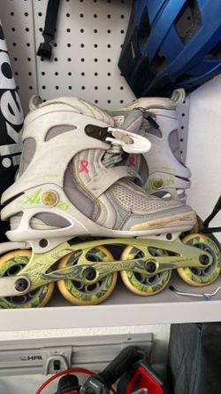 Alexis T nine rollerblades