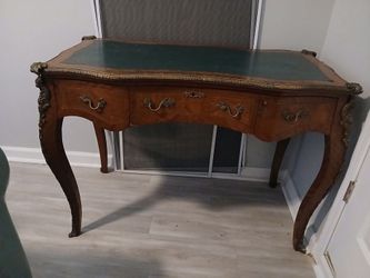 Antique French Louis XV ornate desk, With black leather top
