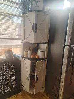 Kit hen corner cabinets