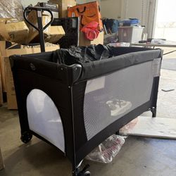 4 in 1 Portable Baby Bassinet Play Yard