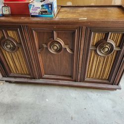 70s Magnavox Astro Sonic Console Stereo Radio Record Player 