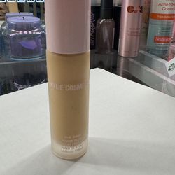 Kylie Jenner foundation