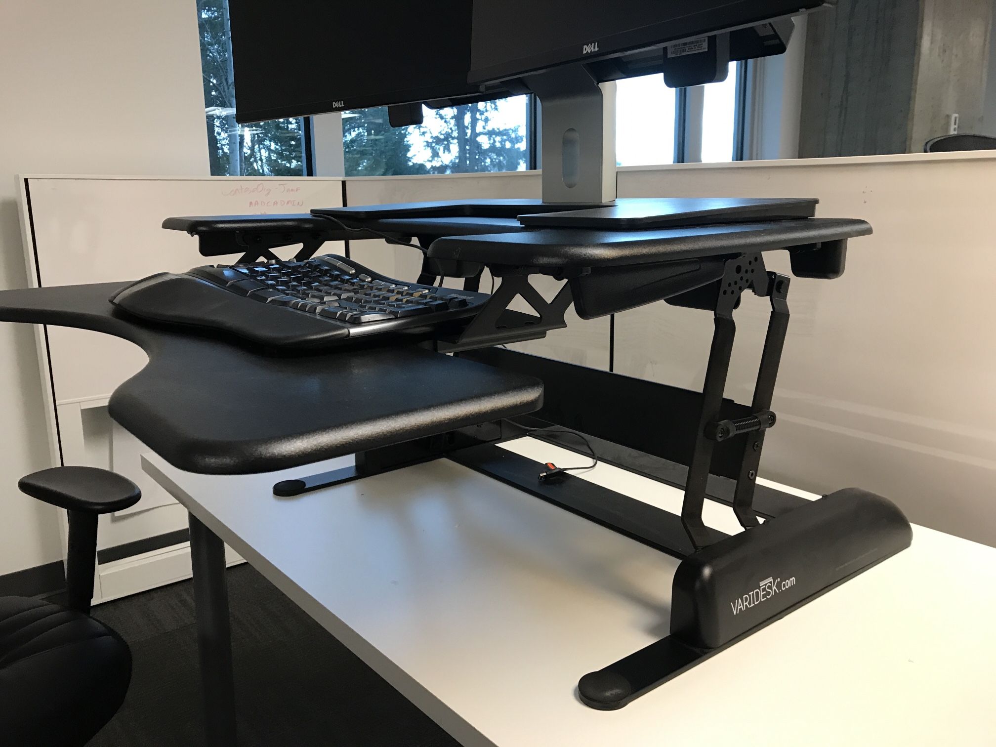 VariDesk Pro Plus 36 for Sale in Redmond, WA OfferUp