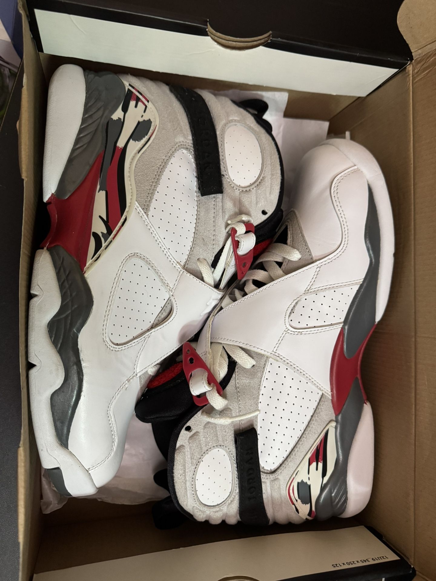 Air Jordan Retro 8 “Bugs Bunny”