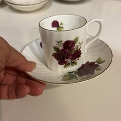 Vintage Golden Crown Fine Bone China Made In England Gold Trim