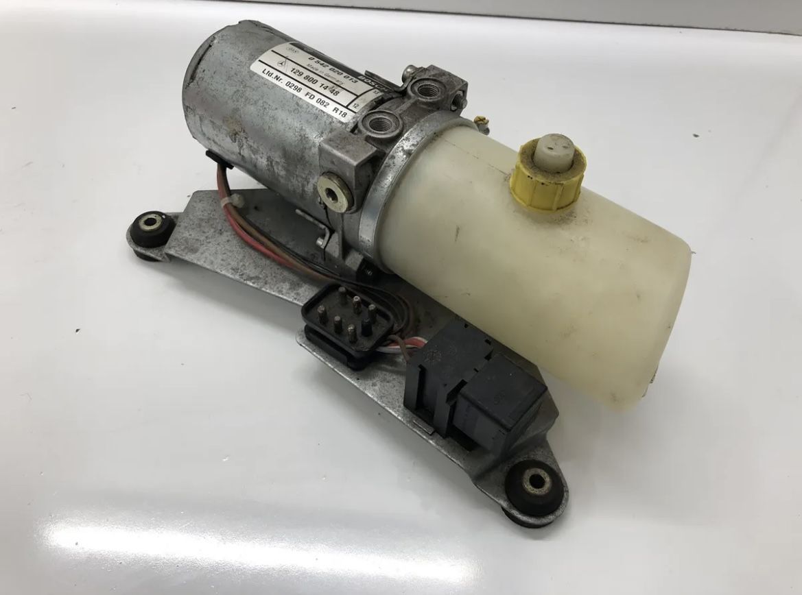 1(contact info removed) Mercedes Benz SL Class R129  Convertible Top Motor Pump Oem