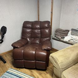 Price decrease!!! Furniture Must Go Soon!! Comfortable Leather Chair Recliner 
