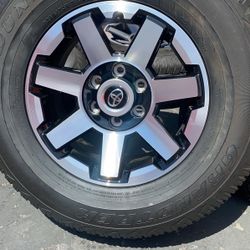 Set Of 4 Wheels And Tires Toyota 4Runner 265-70-17 Dunlop Grandtrek