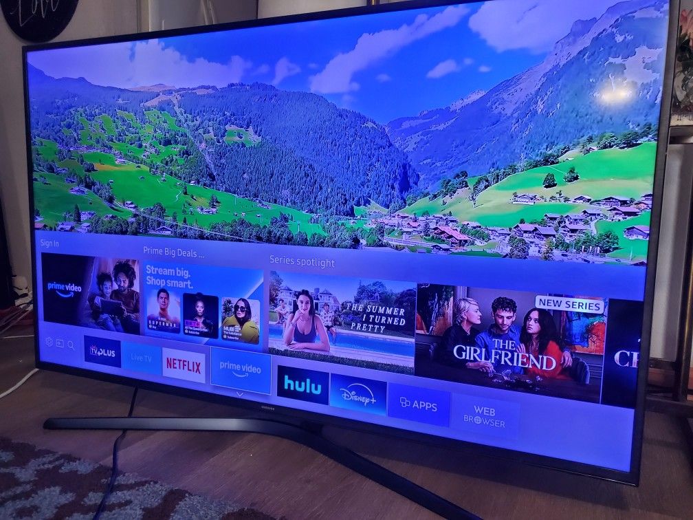 60" Samsung smart tv 4k great condition. Great quality pic no scratch come with original remote