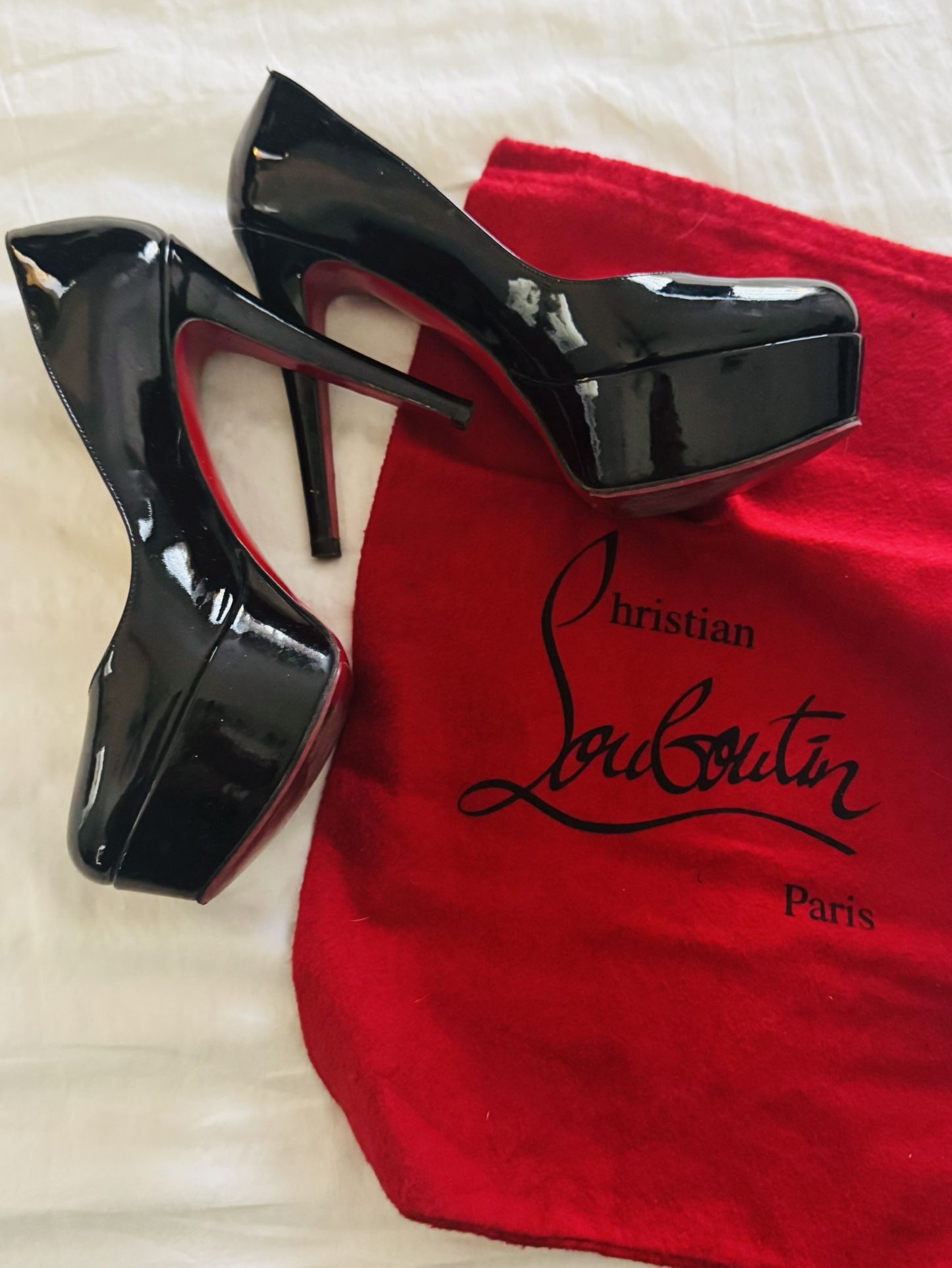 Women’s Christian Louboutin Heels Size 35 (5)