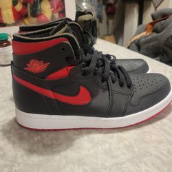 Men's Air Jordan 1 High Zoom Air CMFT
SIZE 8.5
MINT CONDITION 
NO BOX
