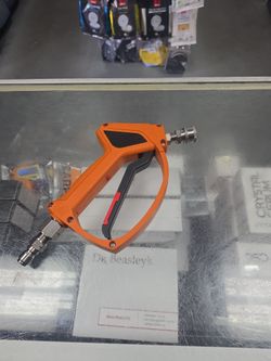 Mtm swivel sprayer