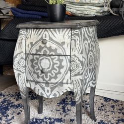 French Style Accent Table(H28"W20"D14")