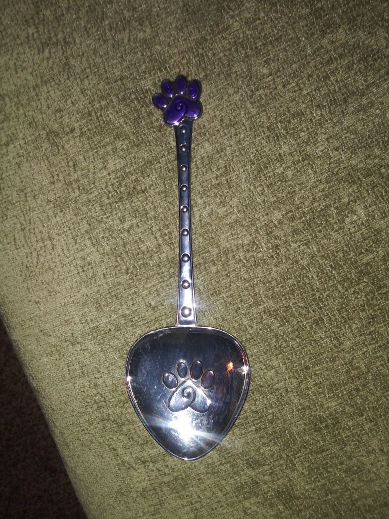 Paw print spoon