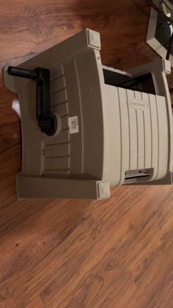 Suncast Hideaway Hose Reel