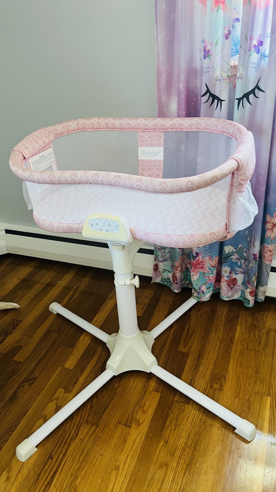 Halo Baby Bassinet 360 turn around