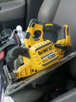 Dewalt Saw