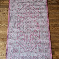 RUG 3' X 5'