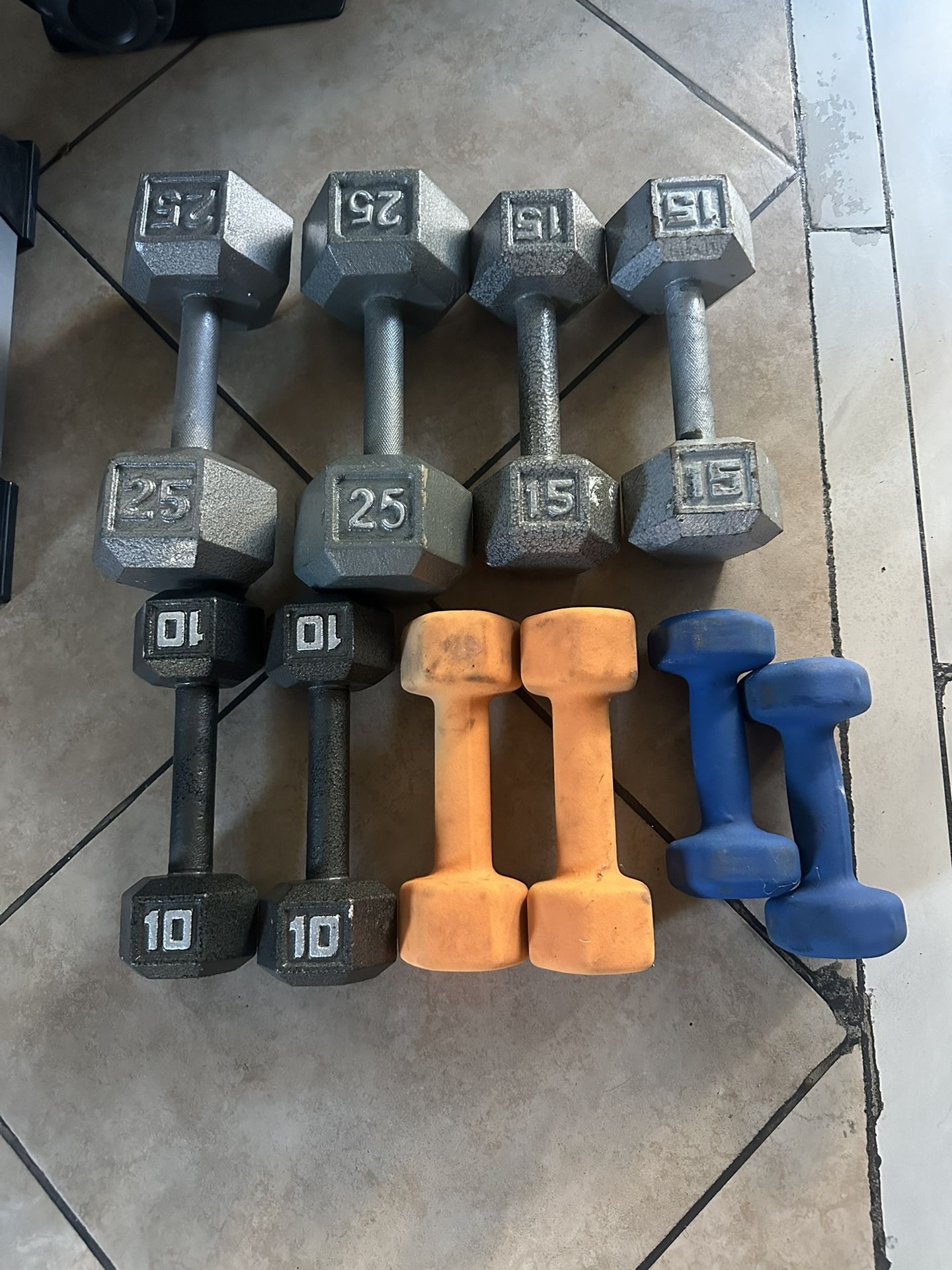 Dumbbells weights 5-25 pairs 126lbs total