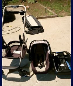 Safety 1st Infant Car Seat With Matching Base And Stroller 