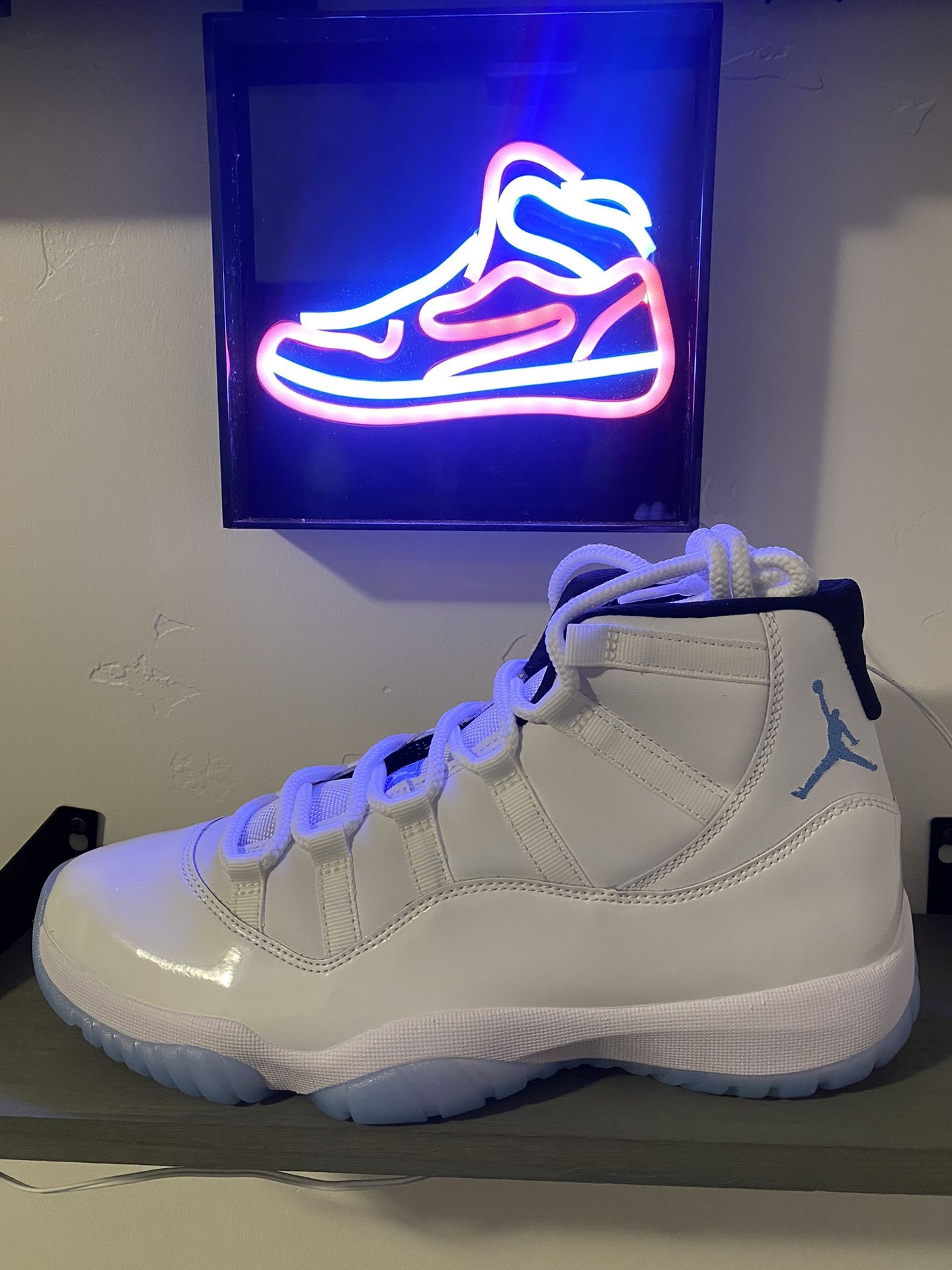 Jordan 11 Legend Blue