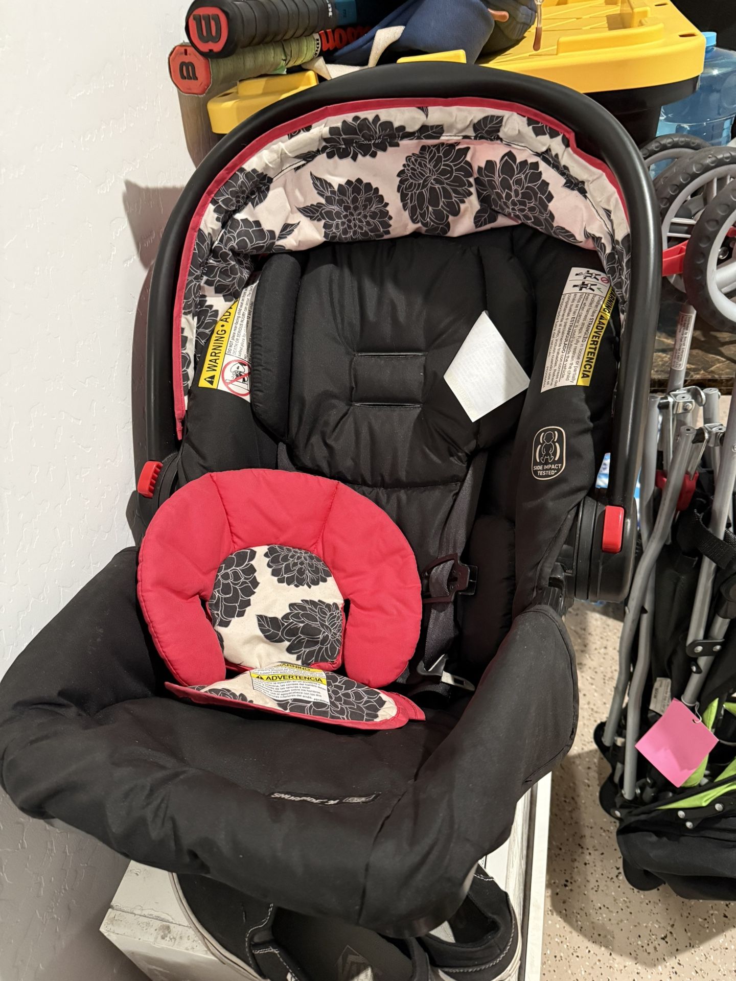 Graco Infant Car seat (no base)