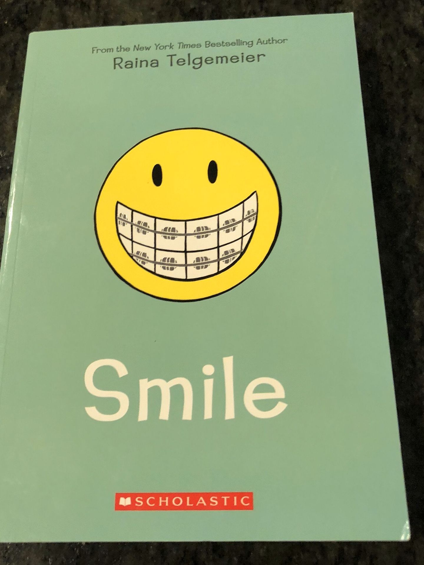 Smile by Raina Telgemeir - Used (Good Condition Book)