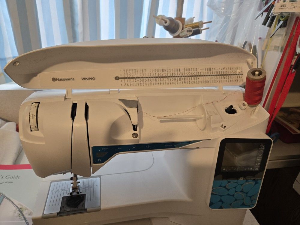 Husqvarna Viking Opal 670 Sewing Machine