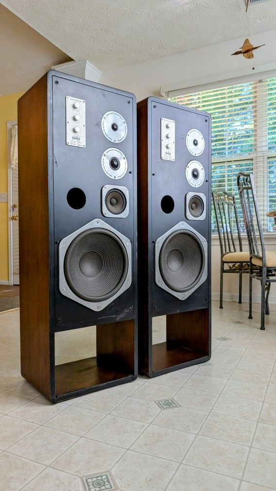 Marantz 940 Speakers