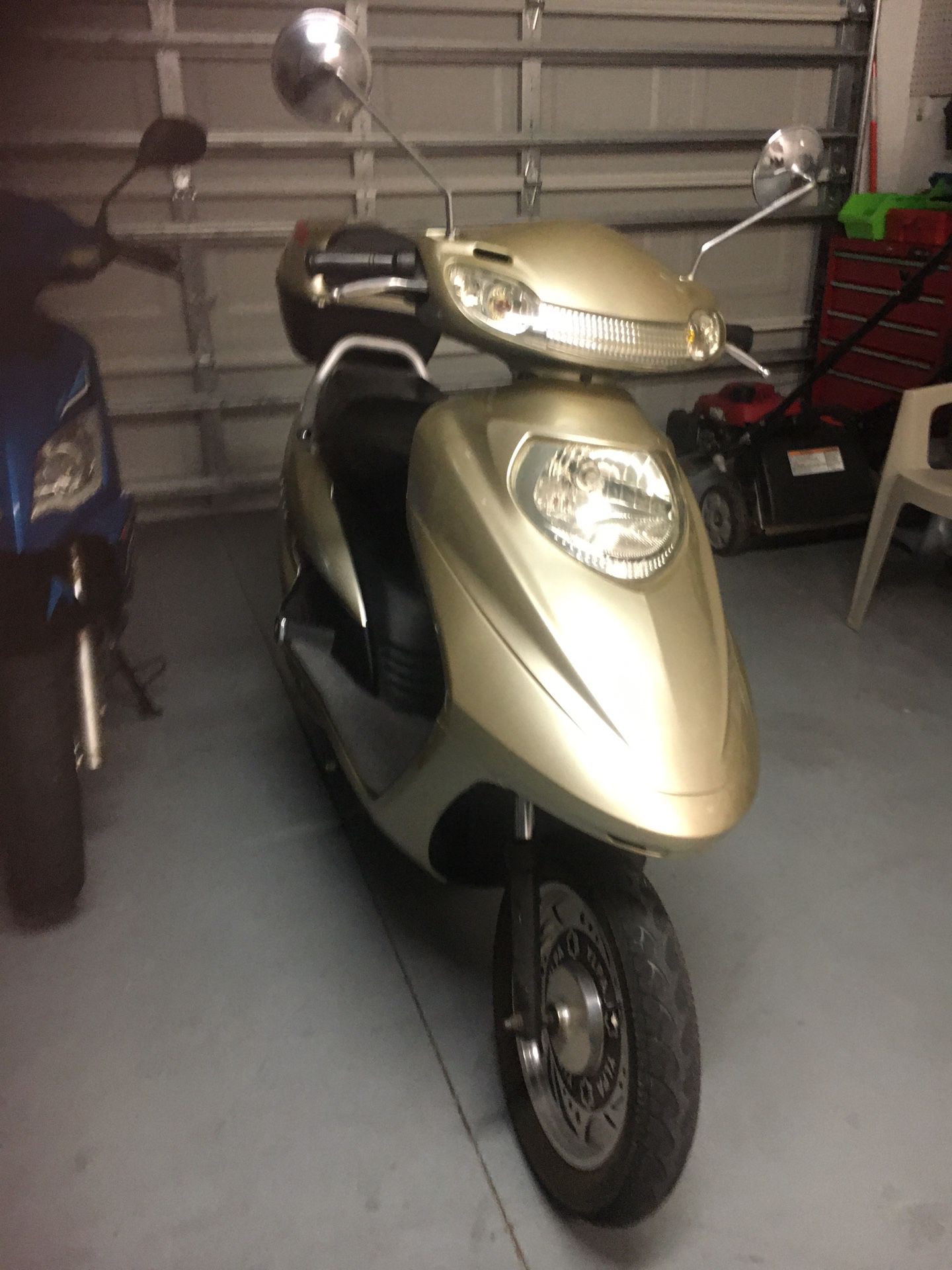 Electric Scooter Tao1