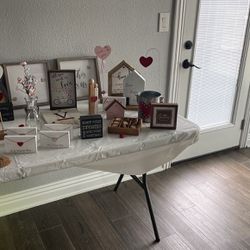 Valentines Decor And Gifts