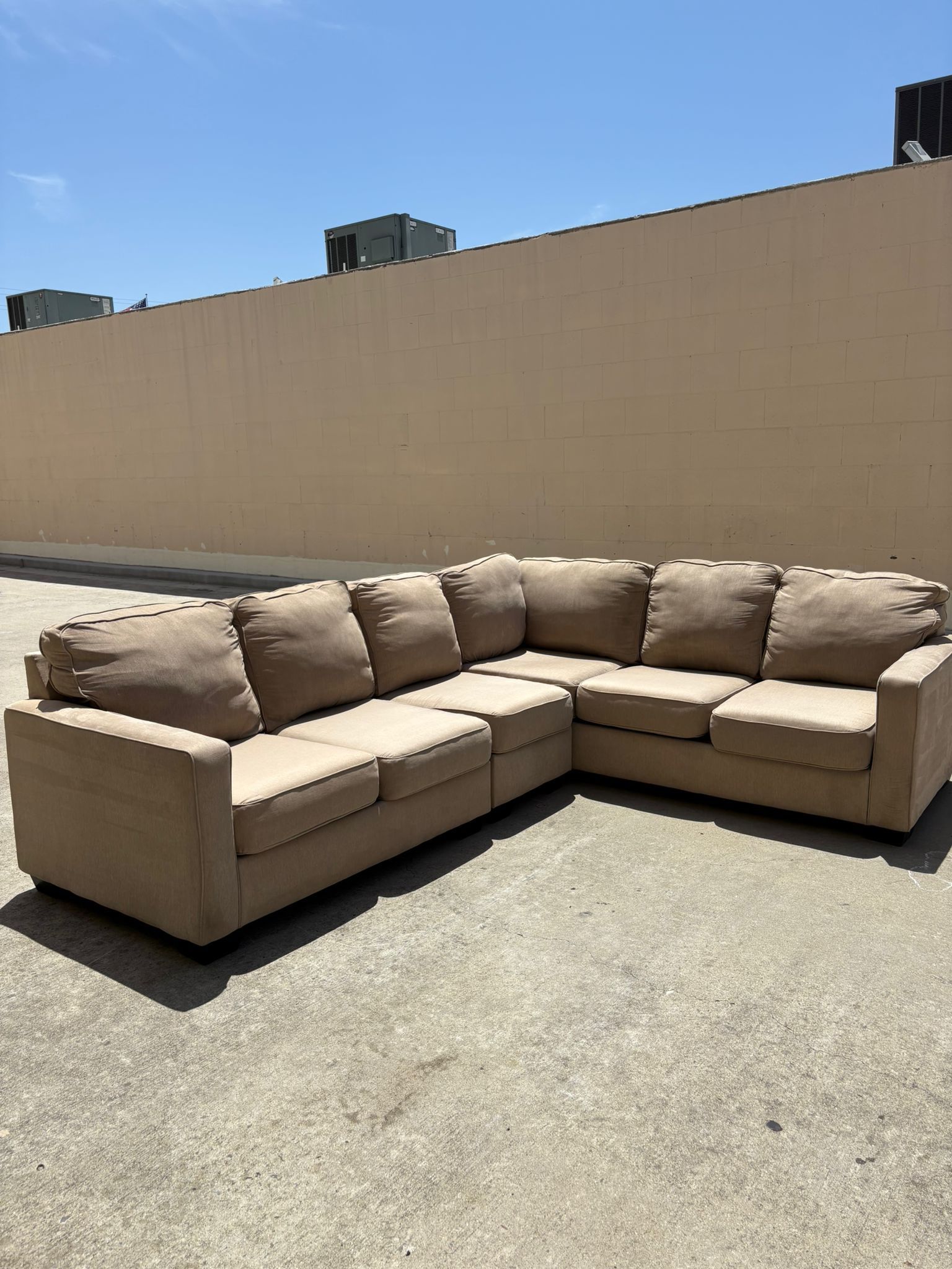 Beige Ashley Furniture Sectional Couch 🛻Delivery Available🛻