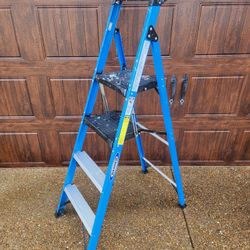 *** WERNER 5.5 FT LADDER ***