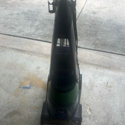  Bissell Deep  Clean Professional Pet Vacuum 