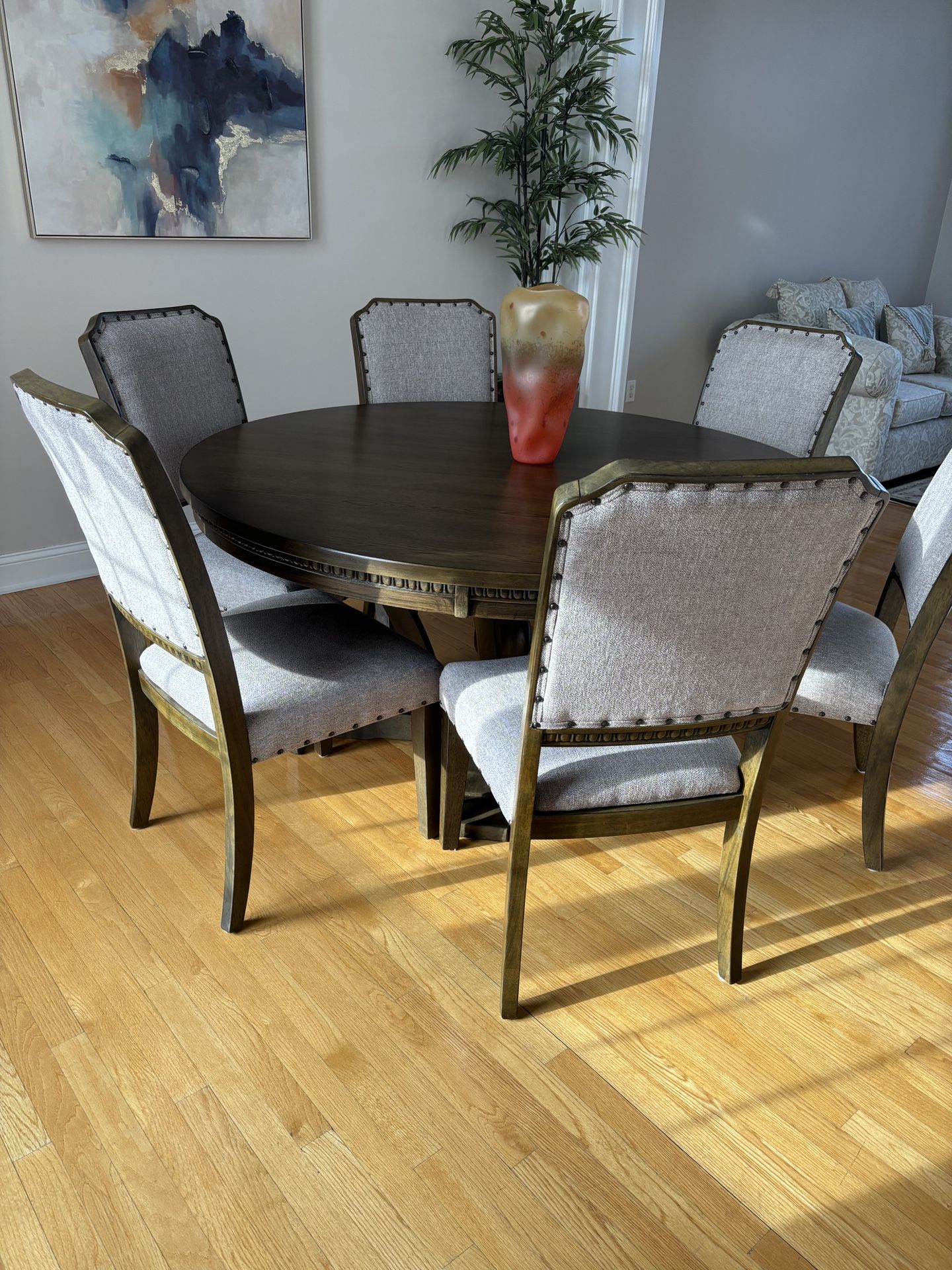 Ashley’s Home Furniture Round Table & Chairs