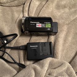 Camera (Panasonic SDR-H80)