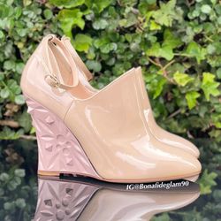 Valentino Rockstud nude patent leather ankle strap wedges pumps sandal size 37