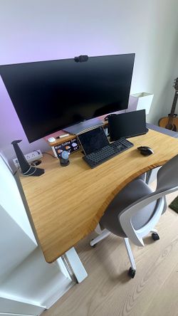 Fully Jarvis Bamboo Electric Standing Desk – Contour Top, White Frame