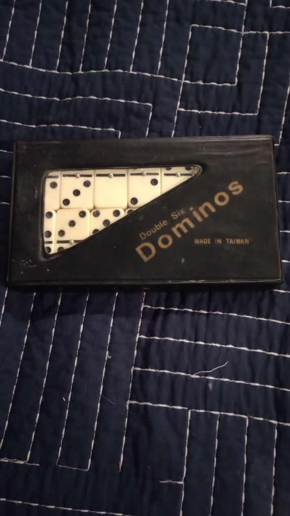 Dominos