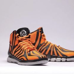 ADIDAS ORIGINALS D ROSE 4.5 "SOLAR ZEST" Tiger Stripes Derrick Rose Boys Basketball Shoes. Size 3.5. Mint 
