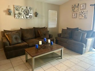 Couch set