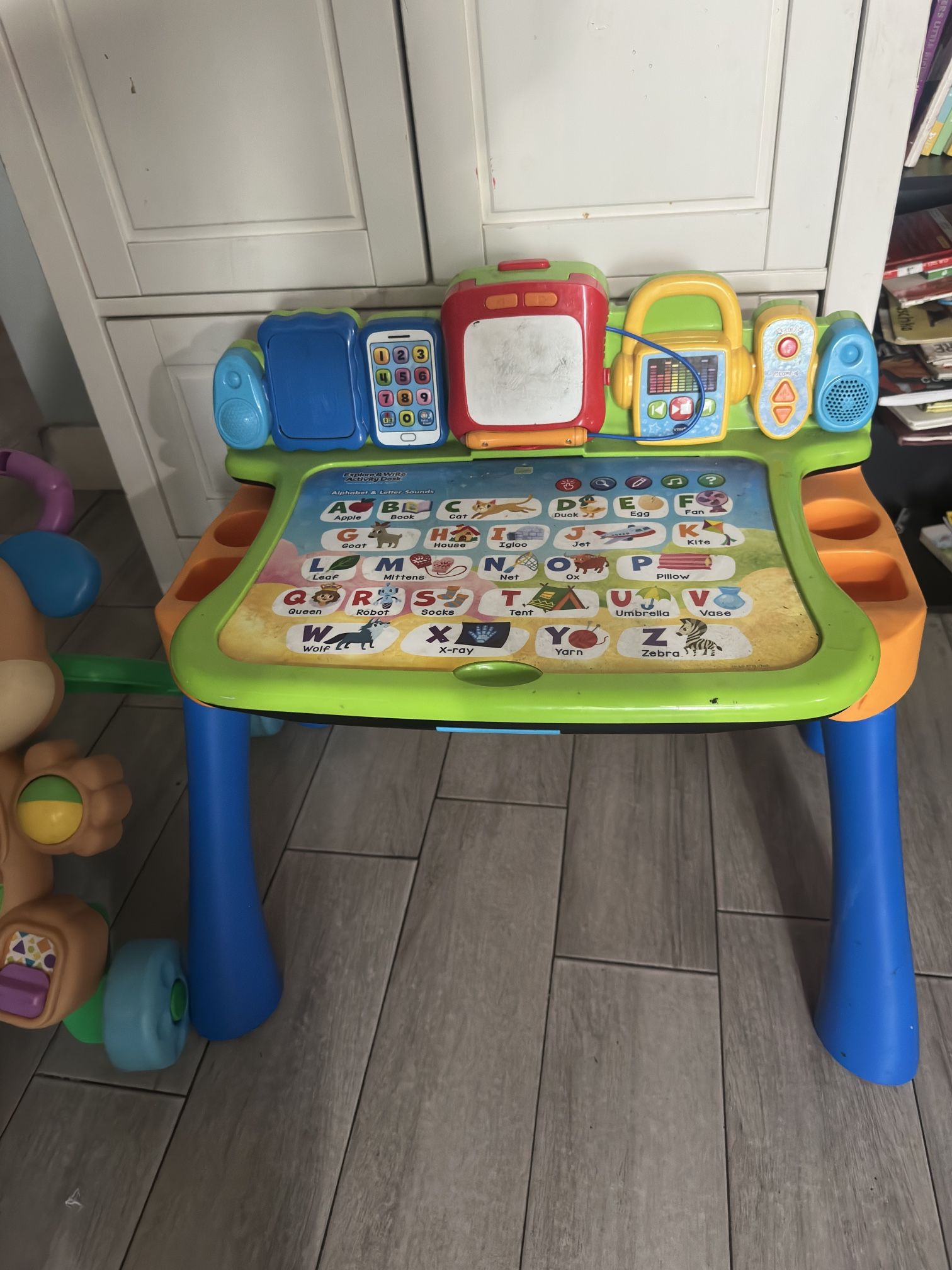 V Tech Explore And Write Activity Desk