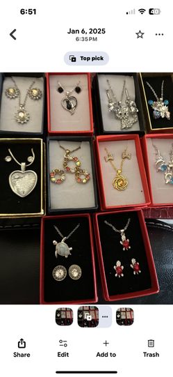 Really Cute Little Girls Necklace w/matching Earring!