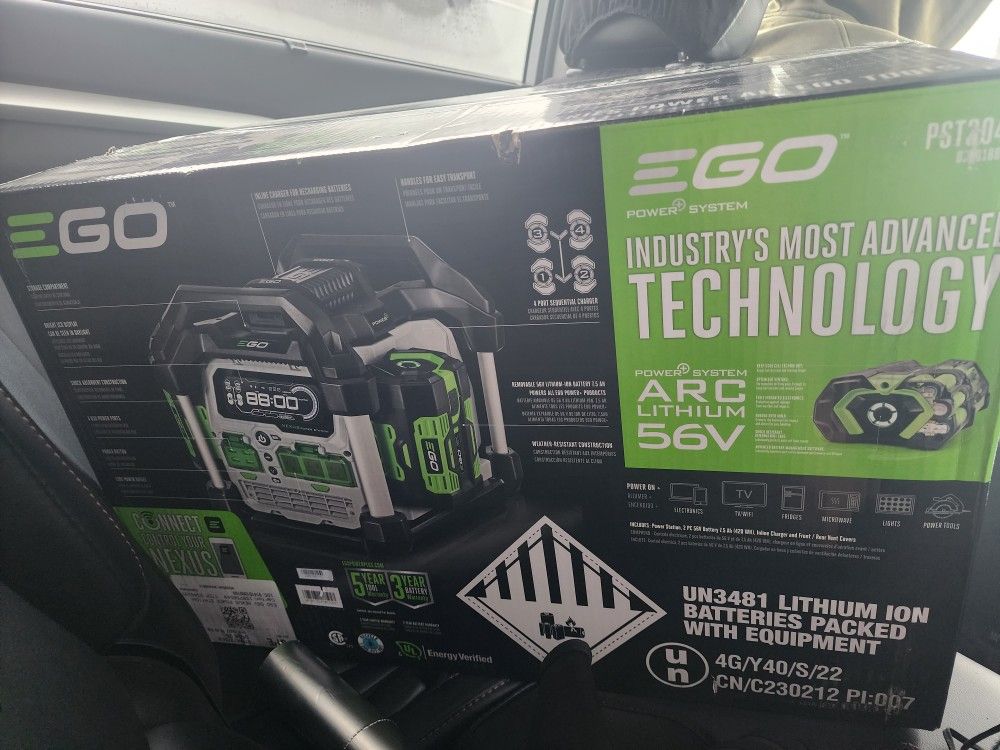 EGO PST3042 3000 Watt BatteryPowered Portable Generator Power Station ((2) 7.5 Ah Batteries