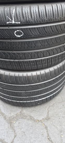4 tires staggered 275/35r22 front and rear 315/30r22 pirelli pzero all season