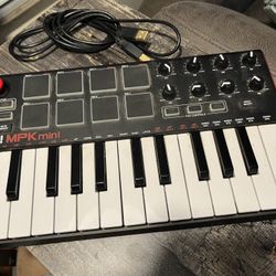 Akai MPK Mini 